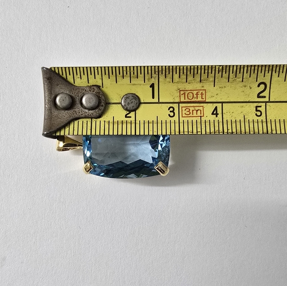 Watch Video / Majestic Sky Blue Topaz Pendant in Sterling Silver 925 - Picture 6 of 7